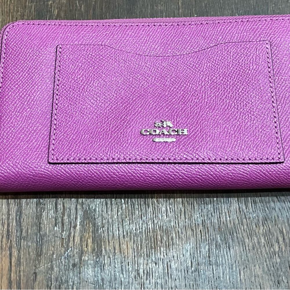 EUC Coach Accordion Zip Wallet